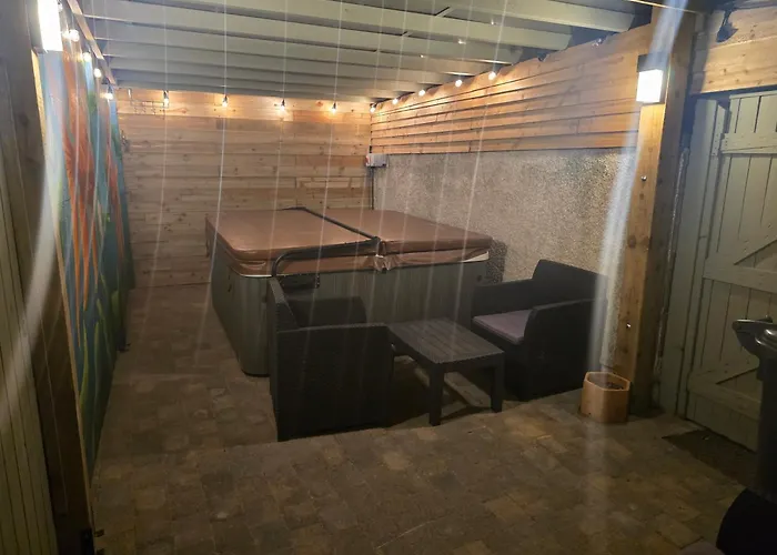 Eden Rose Cottage Hot-Tub Jacuzzi Morecambe-Bay